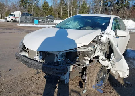 2016 Toyota Corolla Le z USA, uszkodzony, nr VIN 2T1BURHE7GC586942